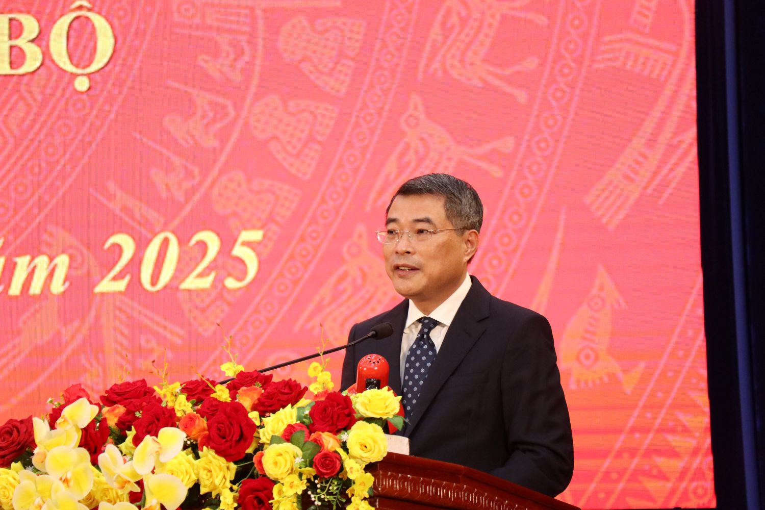 anh 3 bài 8